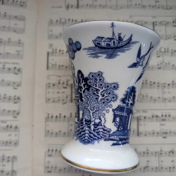 Willow Blue and White Ceramic Vase Coalport England - Picture 2 of 10